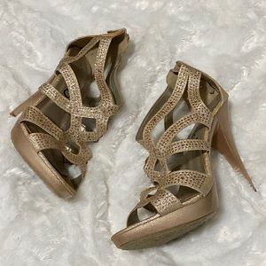 Light gold sparkly heels size 8 deb rose gold